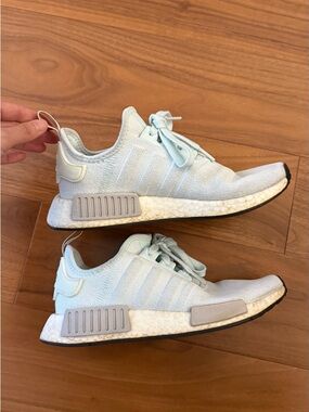 Adidas mint Run NMD Sneaks